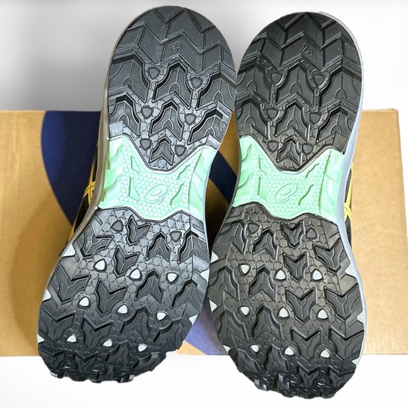 Sold - Picture 3 of 11